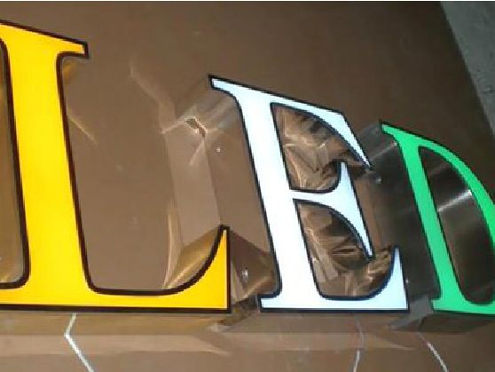 凤阳介绍LED招牌的基础知识。